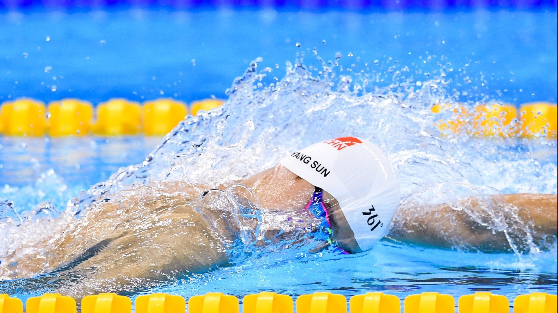 Kaiyun APP-大型花样轮滑表演，青春舞动精彩纷呈，轮滑花样动作66个动作视频