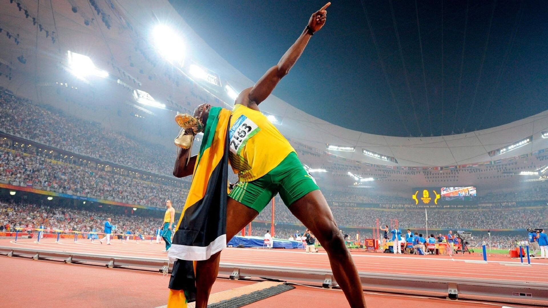 电竞选手村的生活：训练、休息与娱乐，电竞选手bang